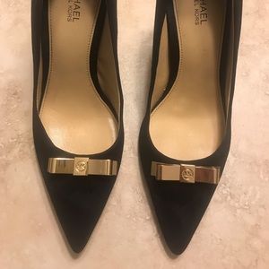 MICHAEL Michael Kors Black Suede Pumps